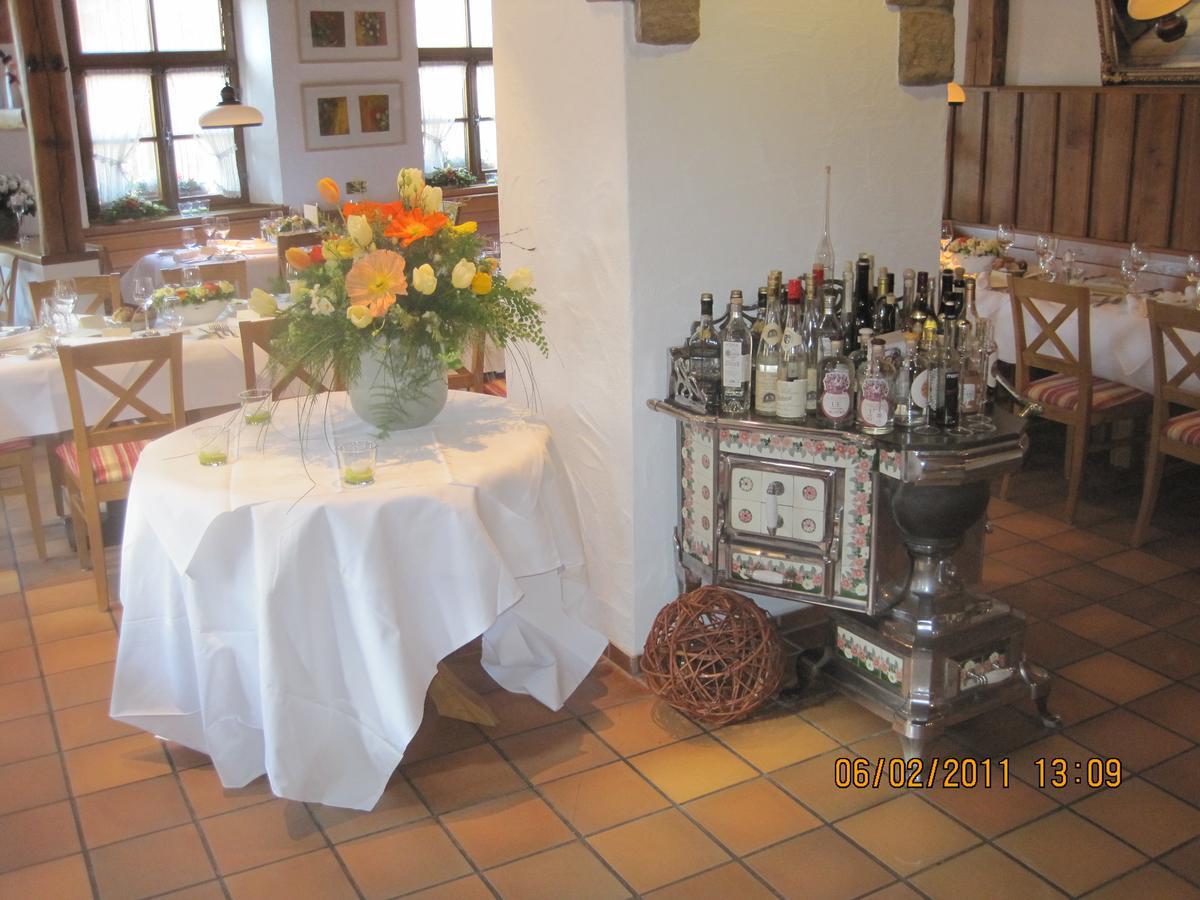Ellenbergs Restaurant & Hotel Hessheim Екстериор снимка