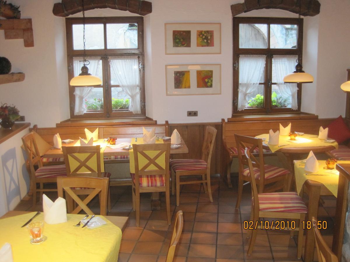 Ellenbergs Restaurant & Hotel Hessheim Екстериор снимка