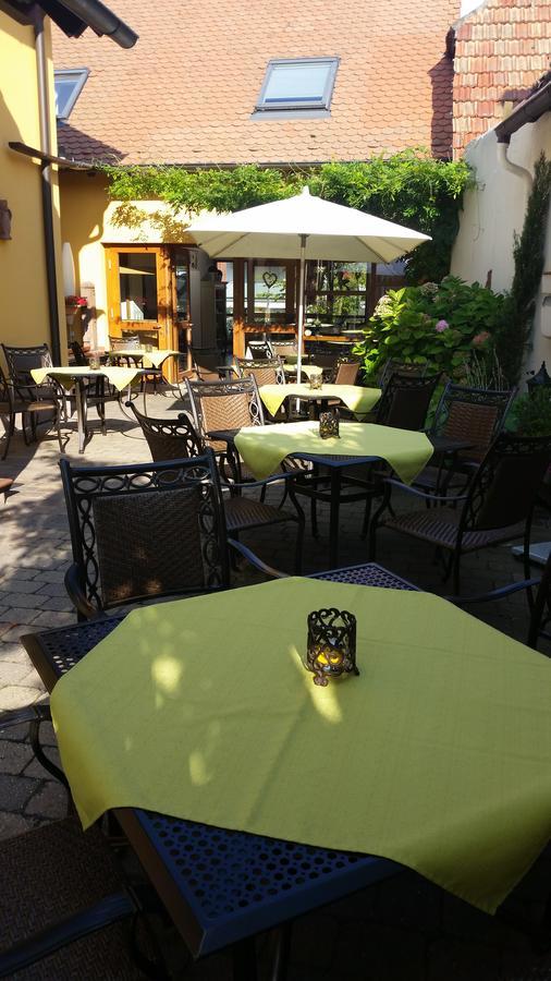 Ellenbergs Restaurant & Hotel Hessheim Екстериор снимка